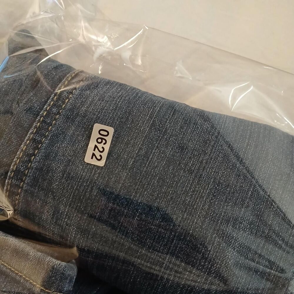 Jones-new-york Women's Blue and Navy Jeans - Picture 5 of 5